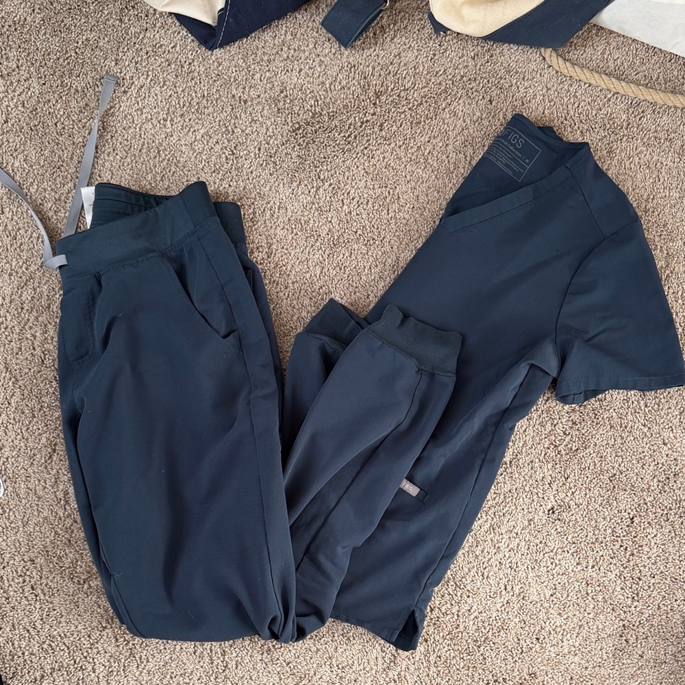 Figs Women's Navy Joggers